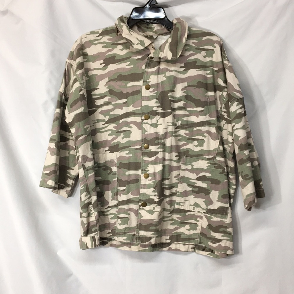 Sugar Lips Women’s Camo Jacket 3/4 Sleeve Size M Like-NEW